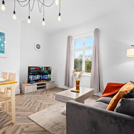 Luxury Apartment - Wolverhampton - Netflix - Smart Tv - Fast Wifi - 7Apc Экстерьер фото