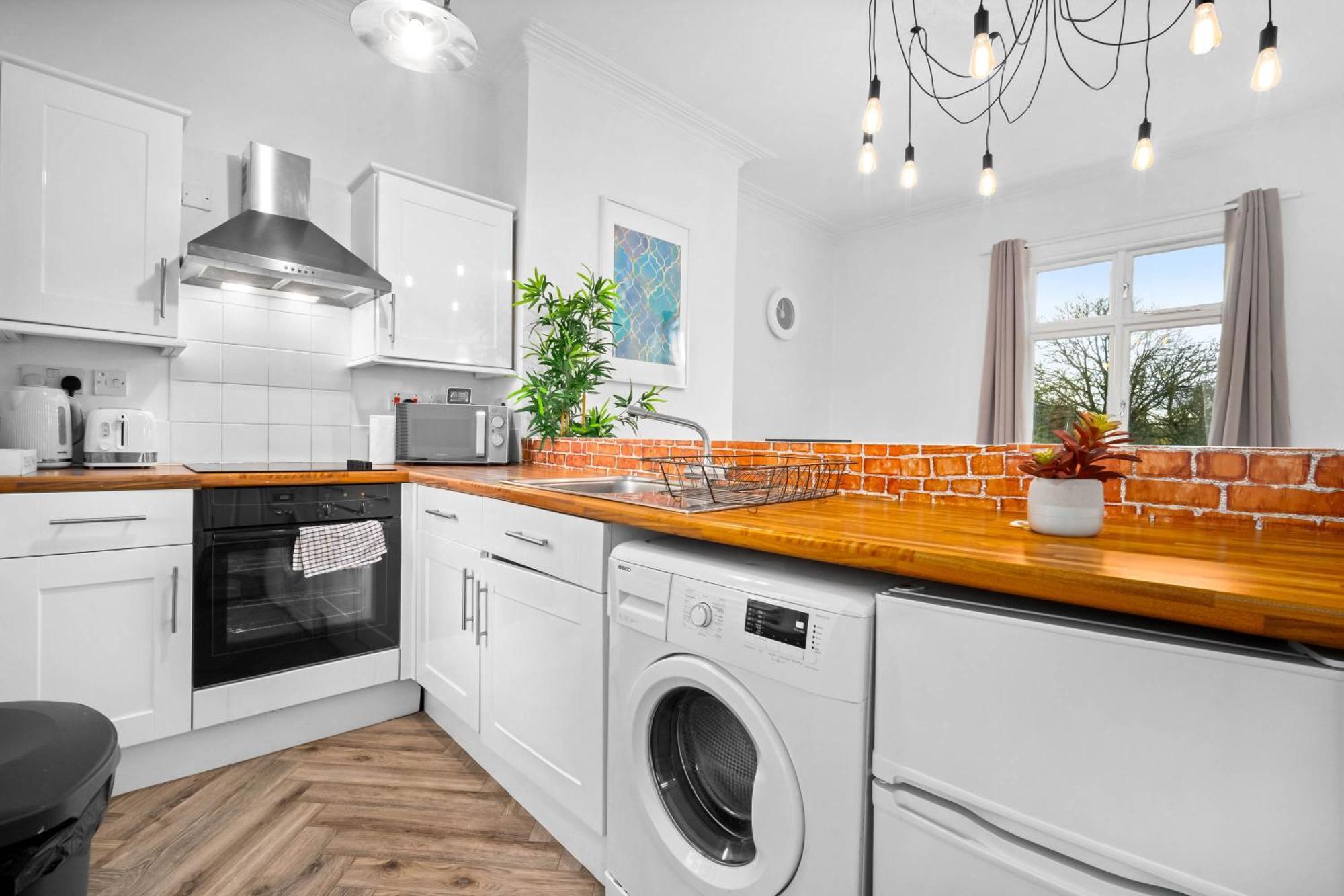 Luxury Apartment - Wolverhampton - Netflix - Smart Tv - Fast Wifi - 7Apc Экстерьер фото