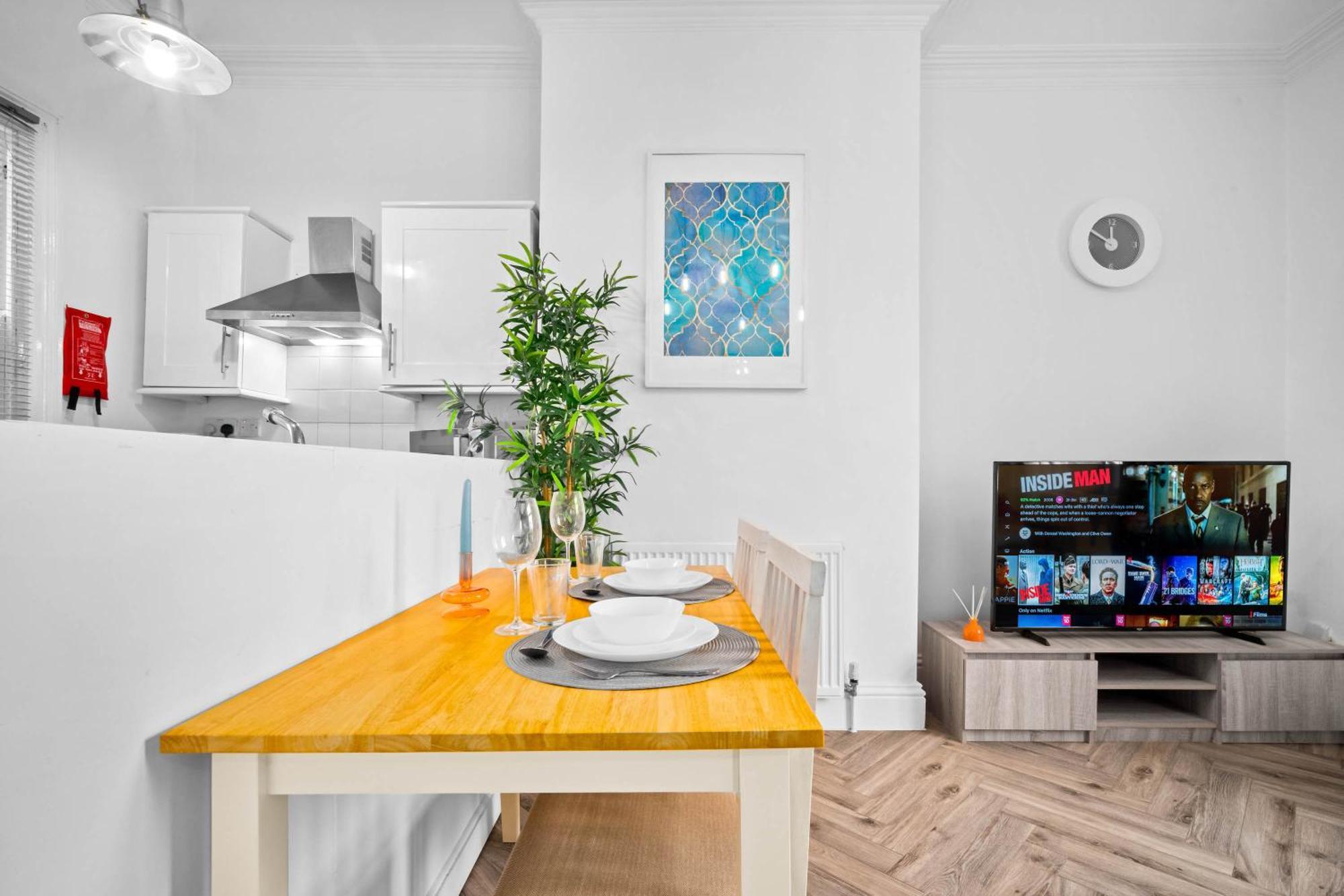 Luxury Apartment - Wolverhampton - Netflix - Smart Tv - Fast Wifi - 7Apc Экстерьер фото